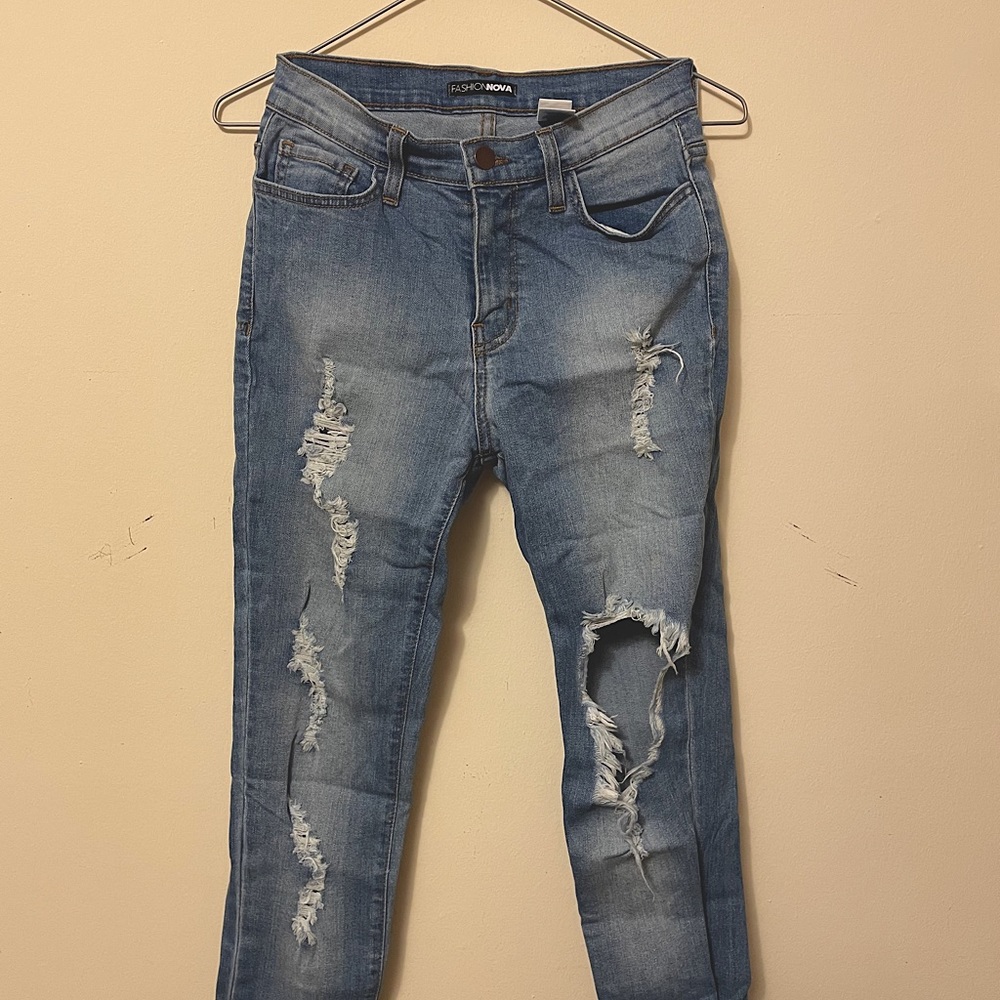 Fashion Nova: High rise distressed jeans